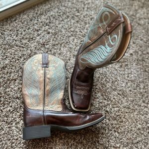 Ariat wide square toe western boot